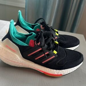Adidas Ultraboost Black and Teal Sneakers size 4 Like New